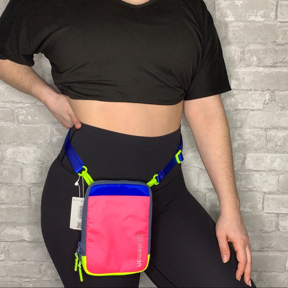 Lululemon Easy Access Crossbody Bag NWT - Picture 5 of 16